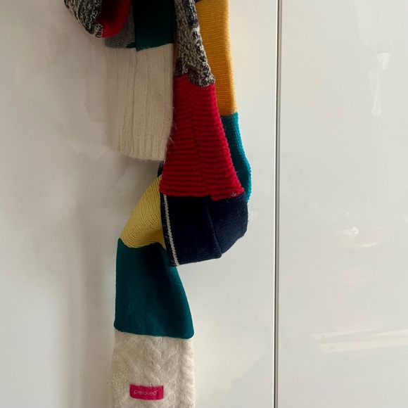 Scarf by Preloved - Picture 10 of 11